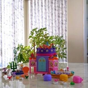 RARE FIND! Vintage Crosswise Mermaid Palace Building Toy. 213 pcs.